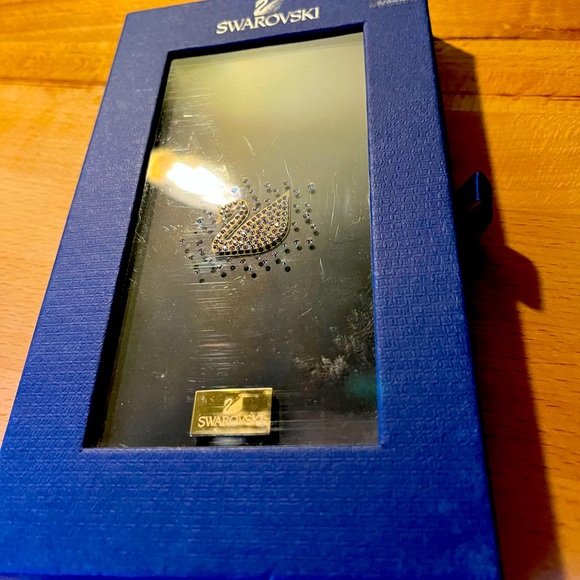 iPhone Swarovski case compatible with 6/6SPlus iPhones. This case is new in box. - Picture 2 of 2